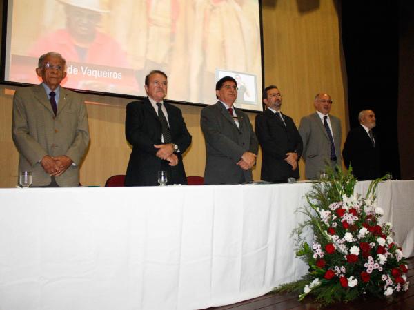 Mesa de abertura no III Encontro Legislativo.(Imagem:AsscomAlepi/CaioBruno)
