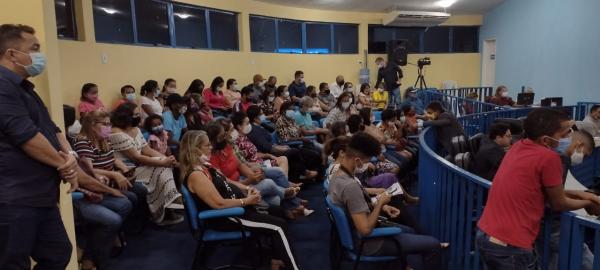 C&acirc;mara de Floriano encerra ano Legislativo com aprova&ccedil;&atilde;o de projeto que cria cargos comissionados.(Imagem:FlorianoNews)