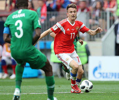 Rússia atropela Arábia Saudita em goleada na abertura da Copa