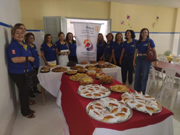 Rotary Club de Floriano M&eacute;dio Parna&iacute;ba promove a&ccedil;&atilde;o de solidariedade na APAE com entrega de brindes e daf&eacute; da manh&atilde;.(Imagem:FlorianoNews)