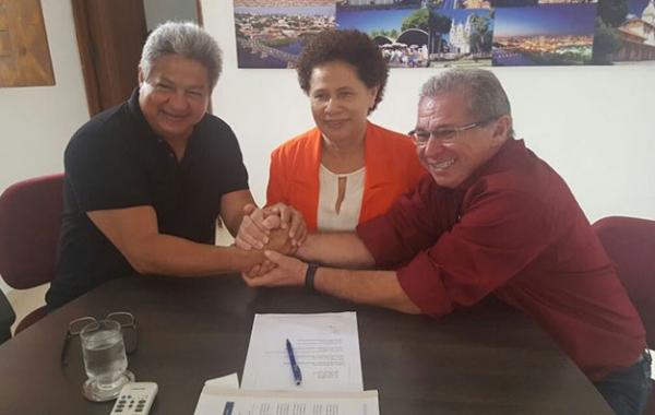 Paixão lança candidatura ao PT municipal e recebe apoio de Regina