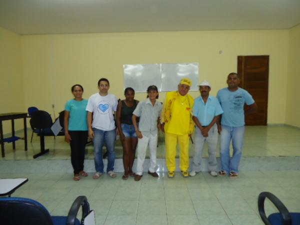 Comissão organizadora do Projeto Amarelinho realiza última reunião do ano e traça metas para 2016.(Imagem:FlorianoNews)