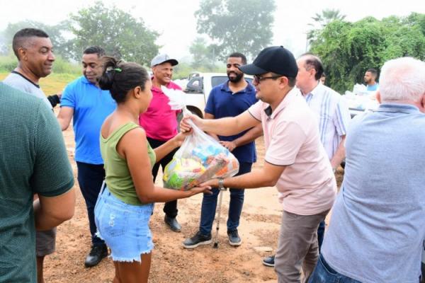 Prefeitura de Floriano realiza entrega de cestas básicas a famílias das zonas urbana e rural(Imagem:Secom)
