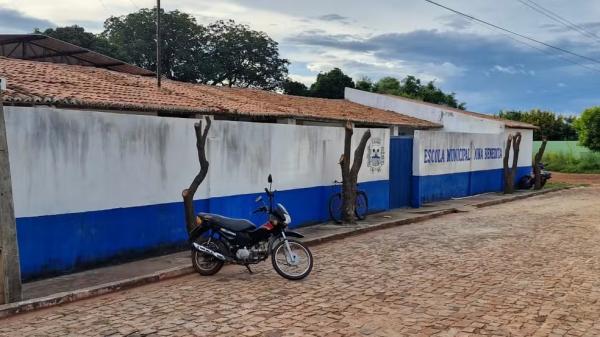 Pais denunciam falta de aulas para crianças duas semanas após início do ano letivo em Picos