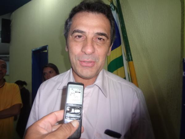 Prefeito Gilberto J&uacute;nior(Imagem:FlorianoNews)