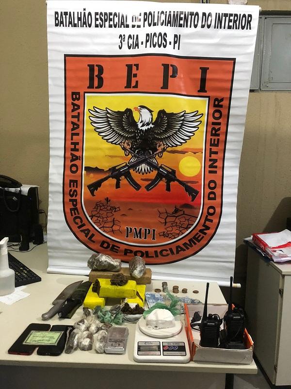 Pris&atilde;o de suspeitos de tr&aacute;fico de drogas em Picos.(Imagem:PMPI)