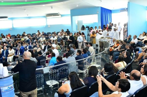  Concess&atilde;o de homenagens marca sess&atilde;o solene pelo anivers&aacute;rio de 129 anos de Floriano(Imagem:CMF)