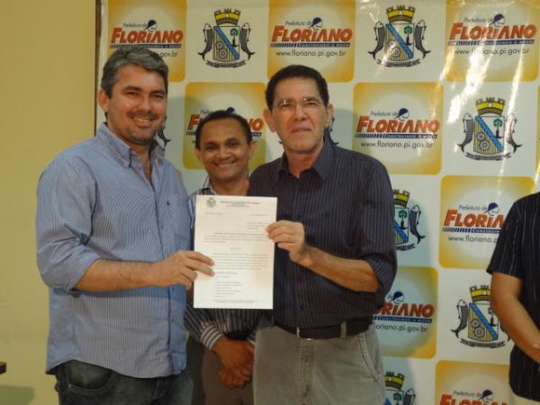Prefeitura de Floriano convoca concursados da Educa&ccedil;&atilde;o e Sa&uacute;de.(Imagem:FlorianoNews)