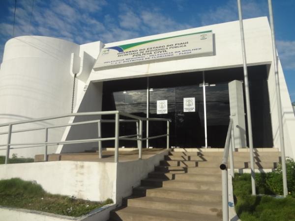 Polícia prende acusado de assalto em drogaria