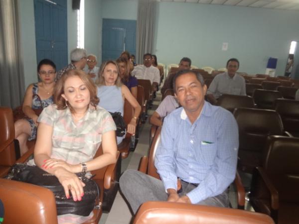 Associa&ccedil;&atilde;o Comercial se re&uacute;ne em Caf&eacute; Empresarial. (Imagem:FlorianoNews)