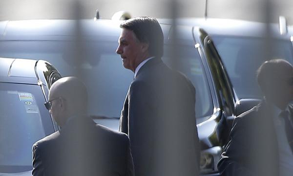 A apoiadores, Bolsonaro cita reação do mercado para justificar nota de quinta-feira