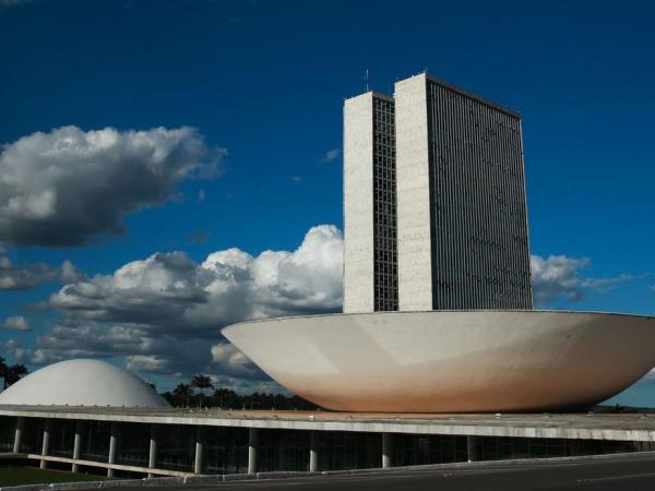 Senadores dizem ao STF que governo descumpriu ordem para suspender orçamento secreto