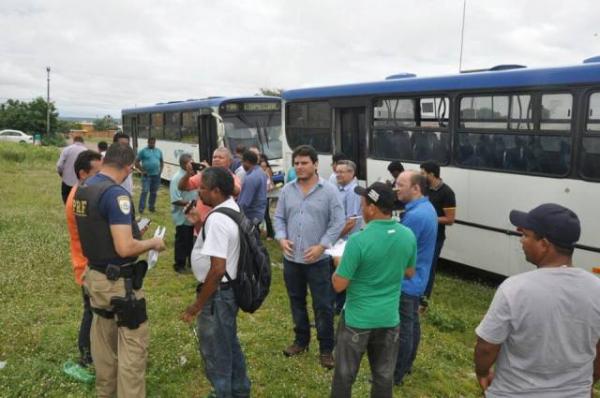 Solenidade marca o in&iacute;cio do ano letivo das escolas municipais de Floriano.(Imagem:SECOM)