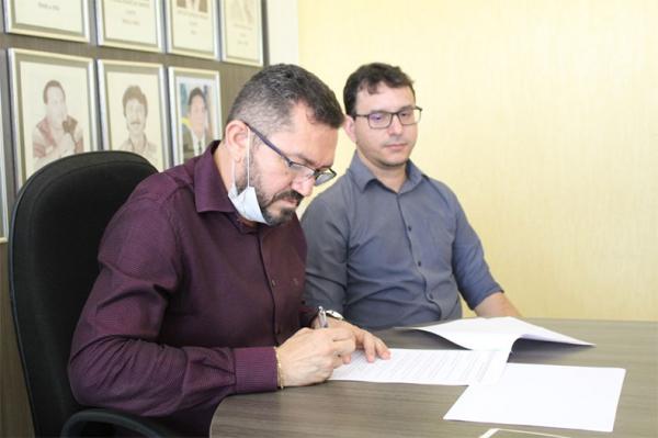 Prefeitura de Picos decreta fechamento de lojas e prorroga impostos