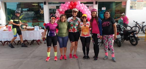 Passeio ciclístico é realizado em Floriano para homenagear as mulheres.(Imagem:FlorianoNews)