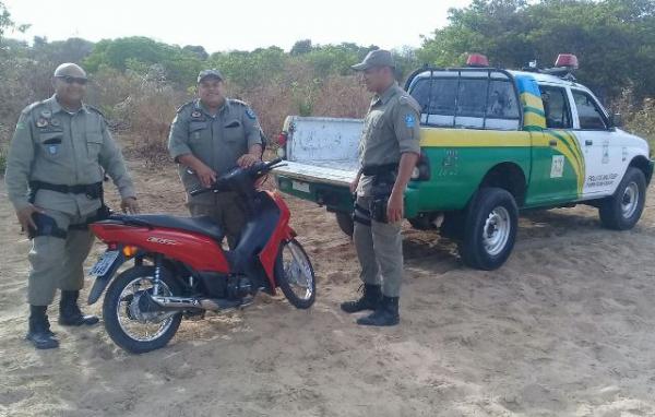 Polícia Militar recupera motocicleta roubada no bairro Taboca