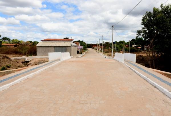 Vereadores acompanham entrega de ações à população em alusão ao aniversário de Floriano(Imagem:CMF)