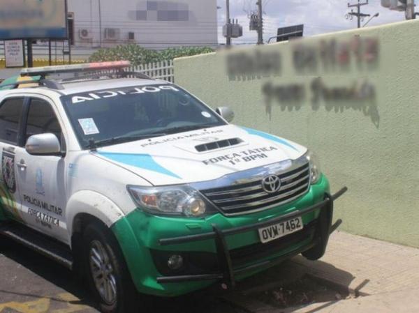 Dupla armada faz arrastão em ônibus no Centro de Teresina