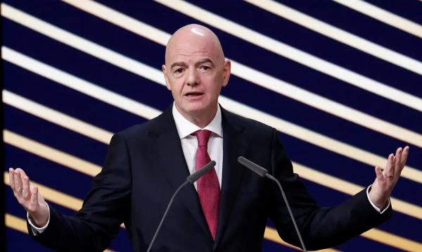 Dirigentes se afastam de Infantino em meio à batalha de poder na Fifa
