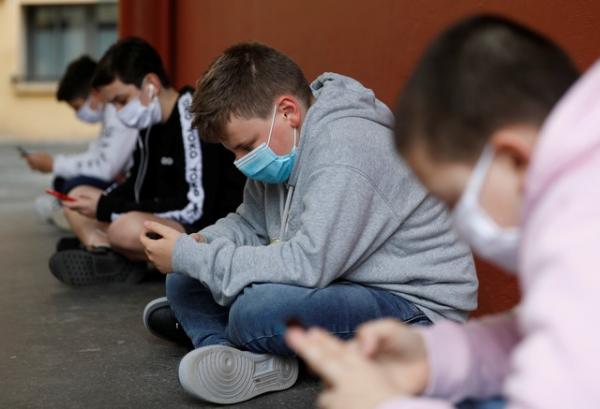 Após atentados, jornalistas franceses pedem educação para a mídia nas escolas