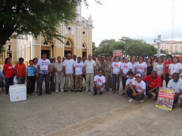 Servidores federais realizaram paralisa&ccedil;&atilde;o em Floriano.(Imagem: FlorianoNews)