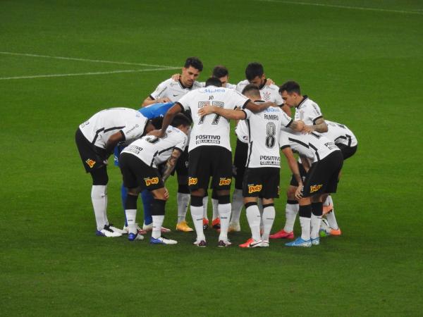 Corinthians espera mais de R$ 140 milhões de "socorro" e deve quitar parte dos salários nesta terça