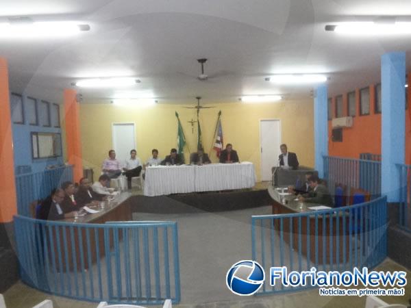 C&acirc;mara de Bar&atilde;o de Graja&uacute; encerra primeiro per&iacute;odo Legislativo de 2015. (Imagem:FlorianoNews)