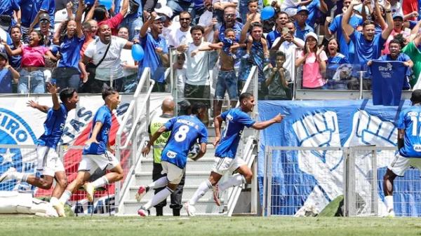 Fernando marcou os gols e deu mais um t&iacute;tulo para a base cruzeirense.(Imagem:Gilson Lobo/AGIF)