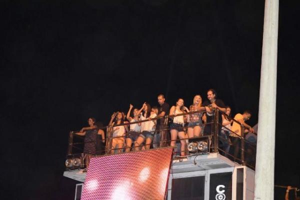 Arrast&atilde;o atrai milhares de pessoas &agrave; Avenida Beira Rio no anivers&aacute;rio da cidade.(Imagem:Secom)