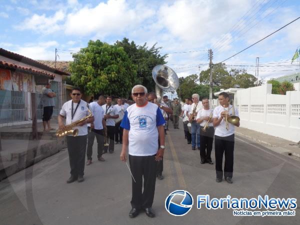 3&ordm; BPM realiza solenidade de entrega de uniformes dos alunos do CFSd 2015.(Imagem:FlorianoNews)
