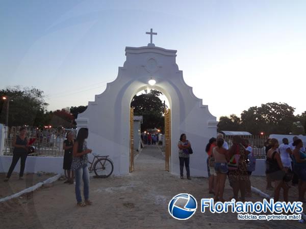 Cemit&eacute;rio S&atilde;o Pedro de Alc&acirc;ntara(Imagem:FlorianoNews)