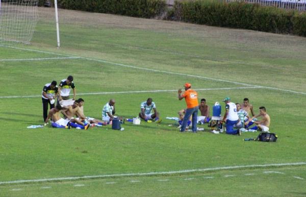 Após goleada, Lancuna descarta salto alto, mas diz: "Poderia ter sido mais"
