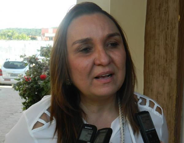 Deputada Flora Izabel defende nome de consenso para o TCE
