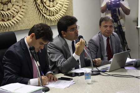 Fonteles diz que Piauí não está quebrado, mas caminha para isso