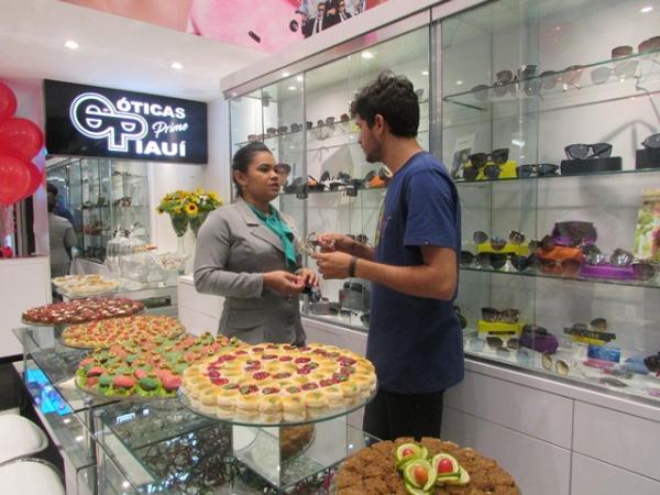 &Oacute;ticas Piau&iacute; Prime &eacute; inaugurada no Floriano Shopping.(Imagem:FlorianoNews)