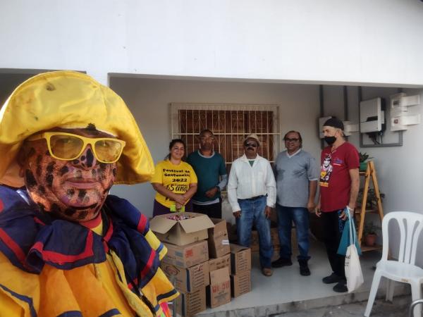 Palhaço Carrapeta distribui doçura e alegria no Dia das Crianças em Floriano