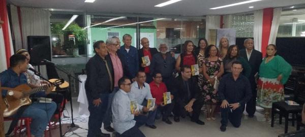 Realizado em Floriano, o lançamento da Coletânea Piauí em Letras V