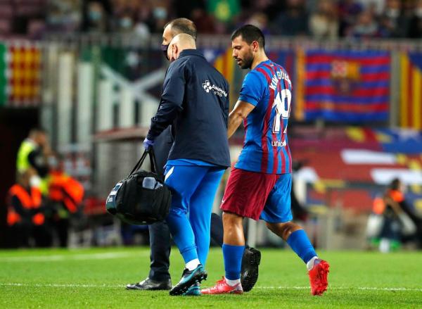 Aguero sofre mal-estar e precisa ser levado para hospital em Barcelona