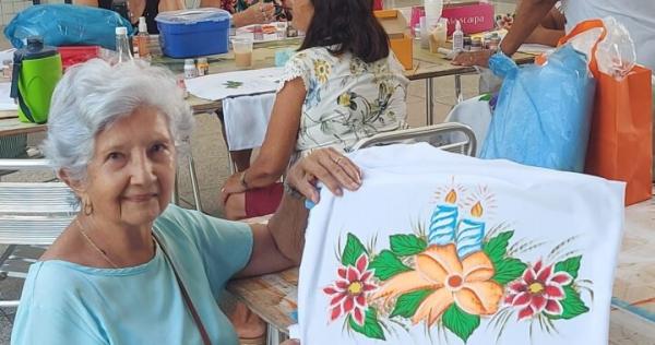 A magia do Natal em peças artesanais em pano de prato