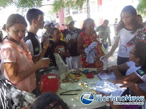 Col&eacute;gio Impacto realizou bazar beneficente.(Imagem:FlorianoNews)