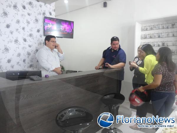 Casal de empres&aacute;rios reinaugura a loja Planeta Biju em Floriano.(Imagem:FlorianoNews)