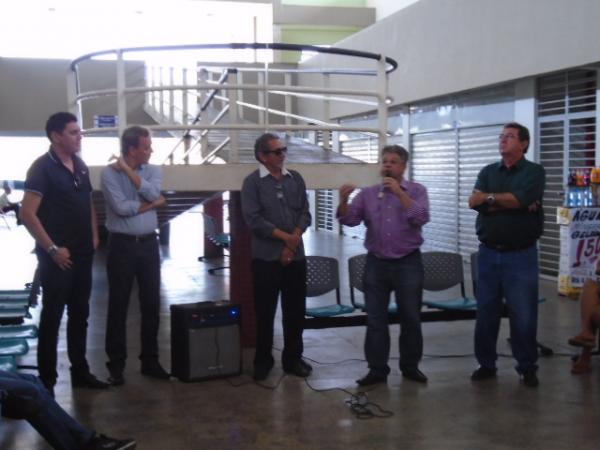 Deputados Gustavo Neiva e Rubens Martins vistoriam Terminal Rodovi&aacute;rio de Floriano.(Imagem:FlorianoNews)