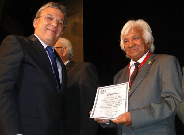 Academia Piauiense de Letras presta homenagem ao escritor Herculano Moraes