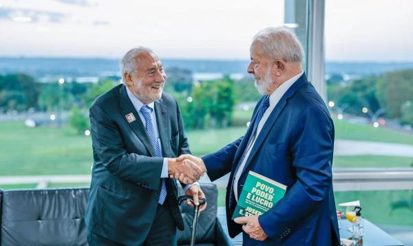 Lula conversa com Stiglitz e agradece apoio &agrave;s medidas econ&ocirc;micas.(Imagem:Ricardo Stuckert/PR)