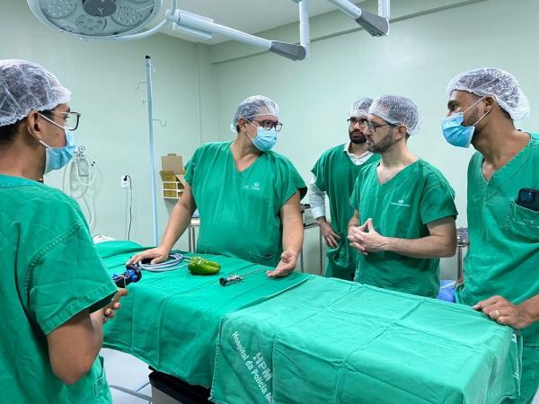 Equipe do Hospital da PM participa de treinamento sobre cirurgias no joelho