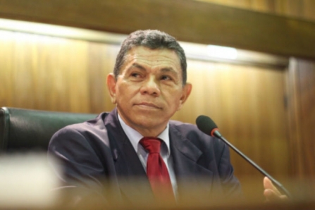 Líder explica viagem de Wellington Dias aos Estados Unidos
