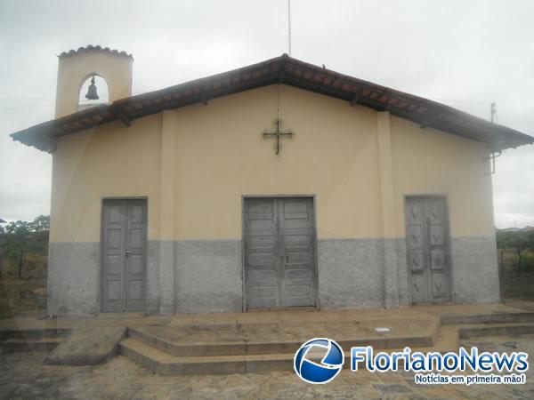 Bandidos invadem a Igreja e roubam aparelhos eletr&ocirc;nicos.(Imagem:FlorianoNews)
