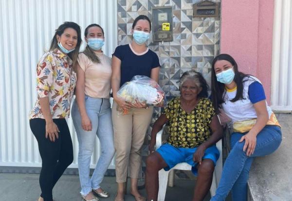 "Programa Melhor em Casa" entrega cestas básicas para usuários em situação de vulnerabilidade