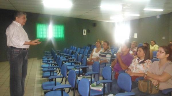 Profissionais da sa&uacute;de recebem capacita&ccedil;&atilde;o sobre hansen&iacute;ase em Floriano.(Imagem:FlorianoNews)