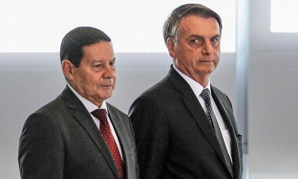 Bolsonaro diz que Mourão atrapalha e o compara a cunhado: "Tem que aturar"
